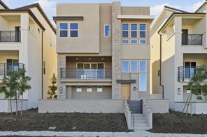 316 Triangular Road (Apex 1X)