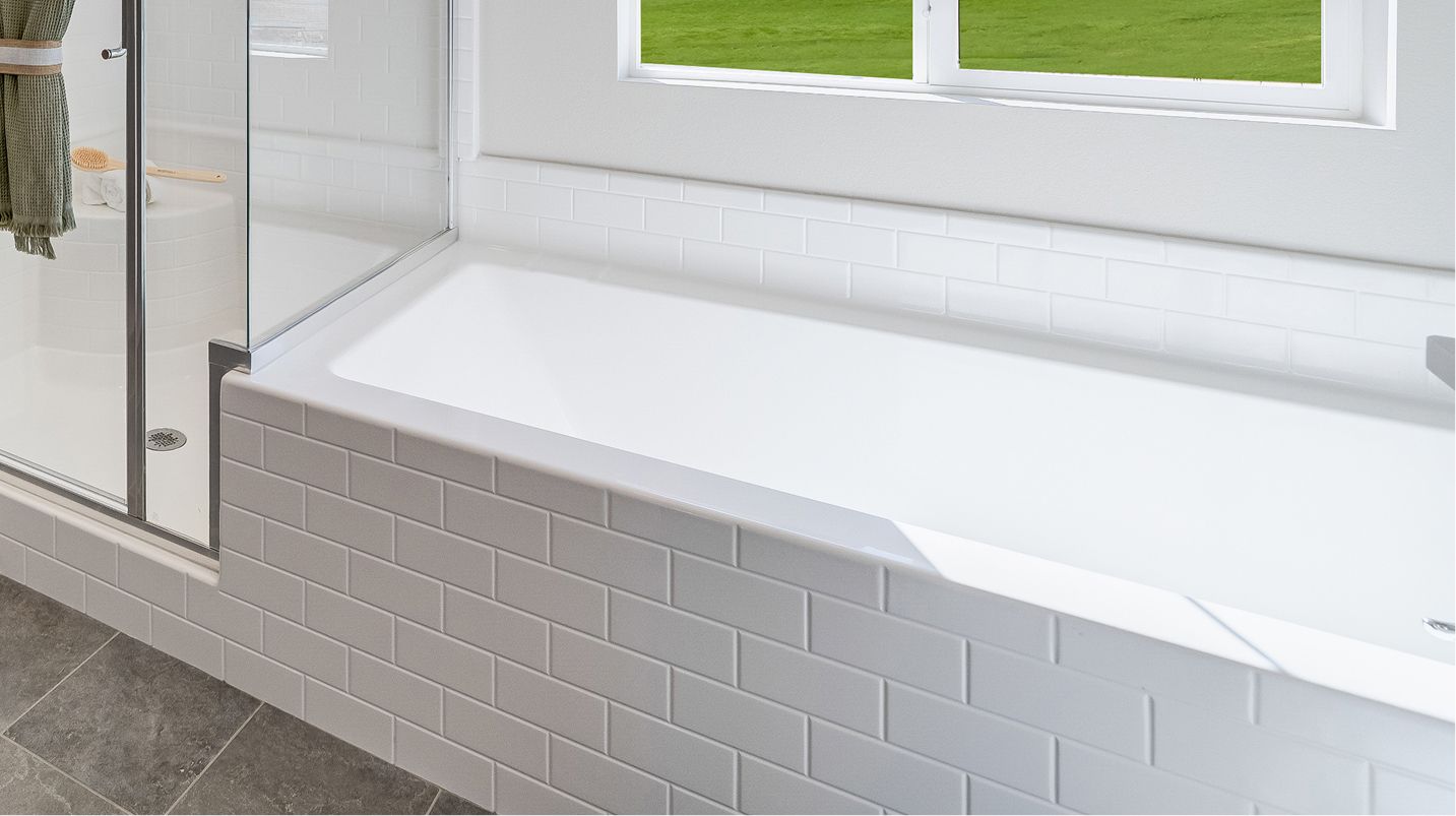 Aviator Renaissance Res2 Owners Bath 2of2 F2