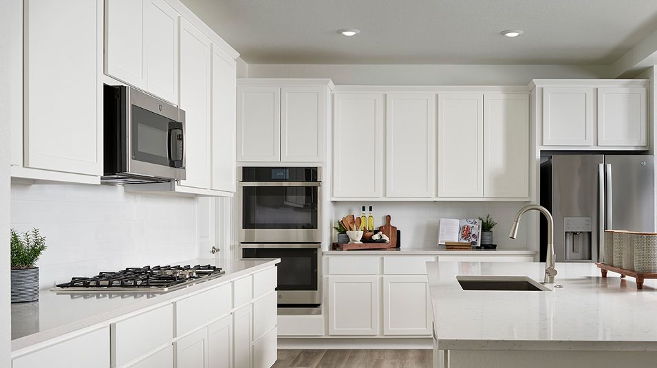 Grand Collection Looking Glass Aspen Kitchen F1