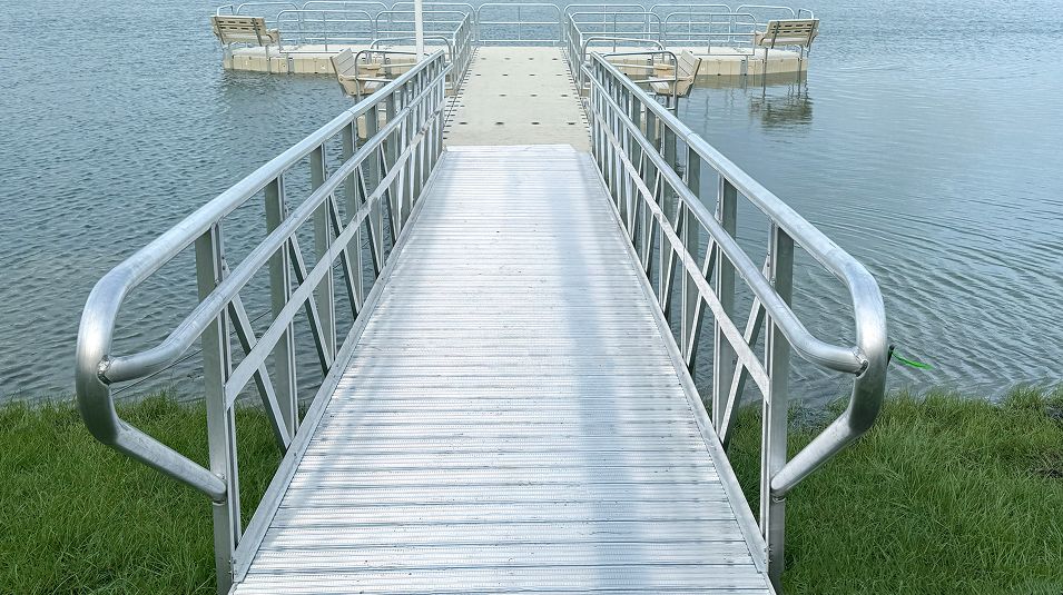 Timbersat Everlands Amenity Lake 1of5