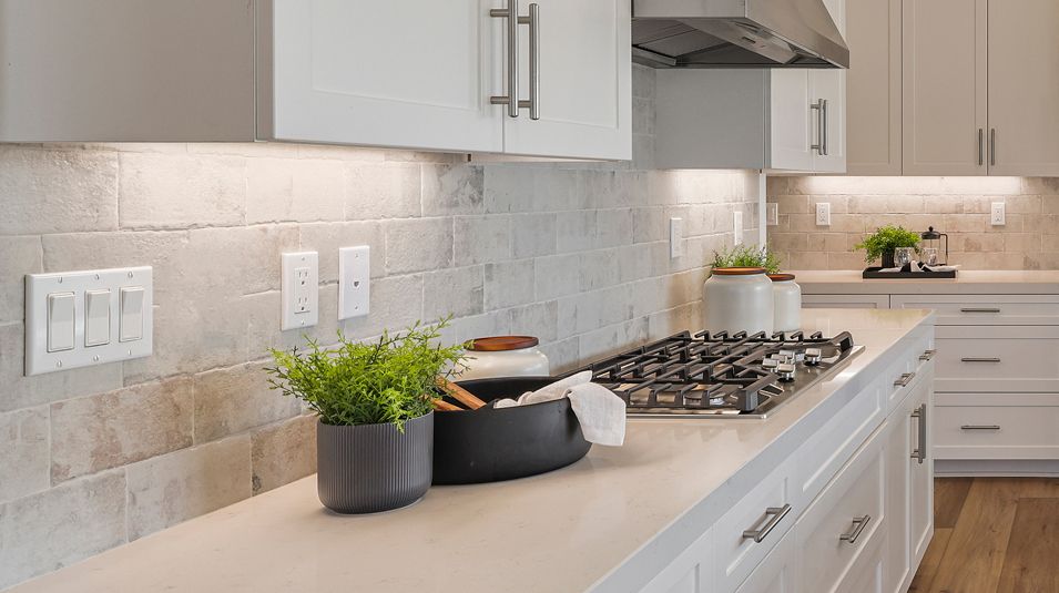 Ruby Valencia Res3 Kitchen 2of9 F1