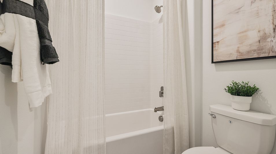 Ruby Valencia Res3 Bath2 1of2 F2