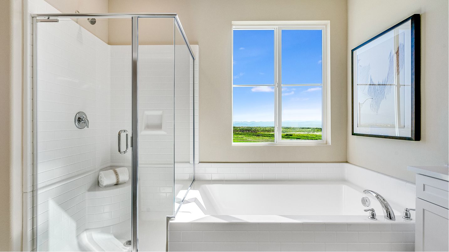 Ashbrook Falloncrest Res5 Owners Bath 1of2 F2