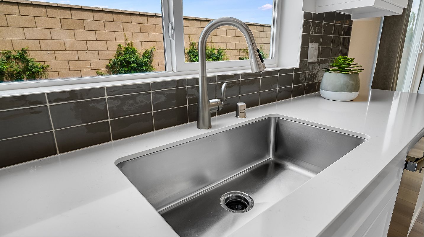 Divisional EI Res1 Kitchen Faucet 3of3