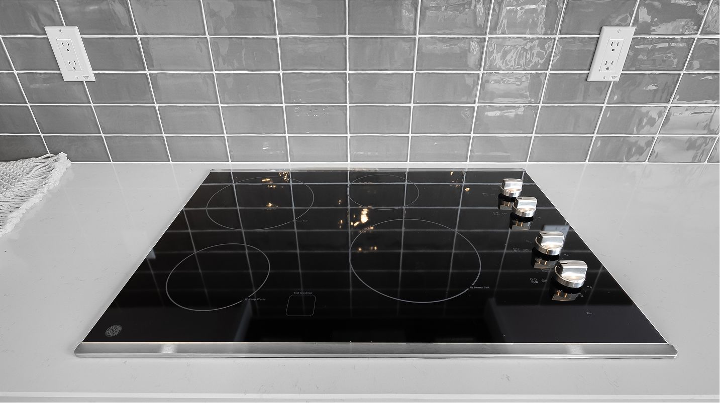 Divisional EI Kitchen Cooktop