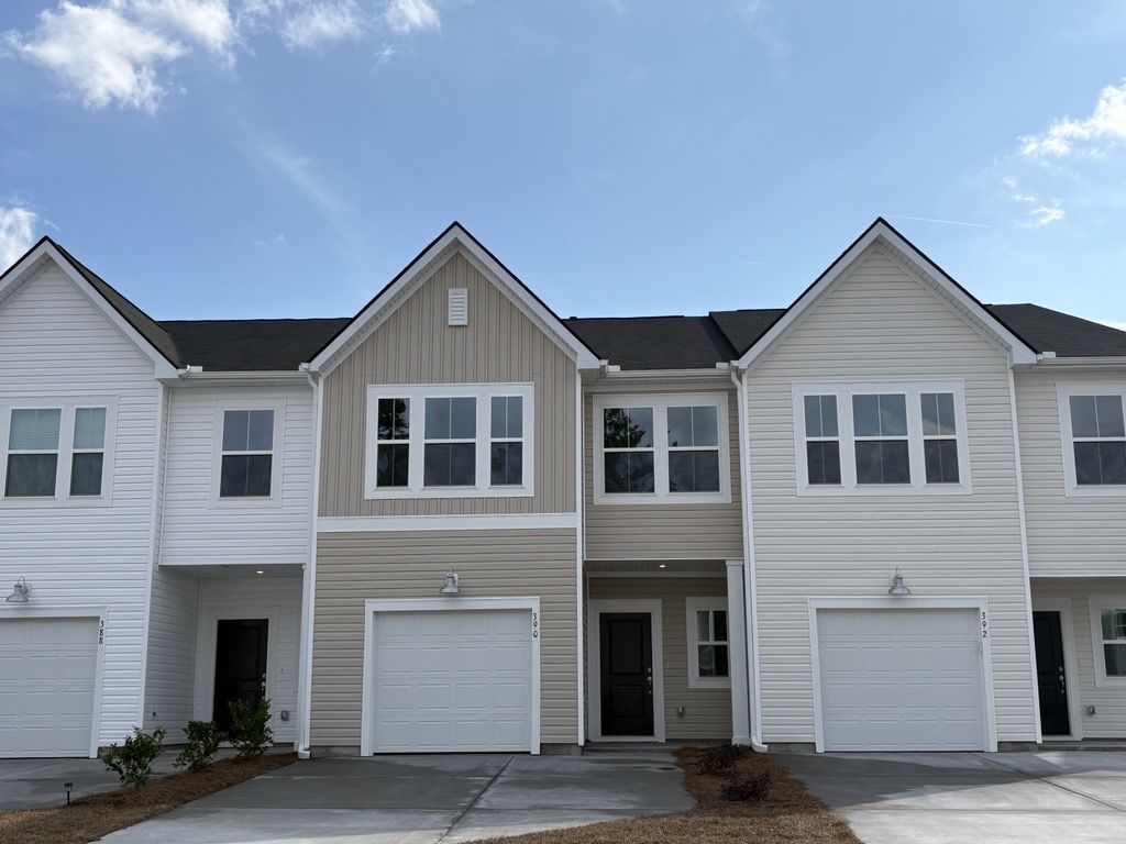 390 TILIWA STREET (CARSON)