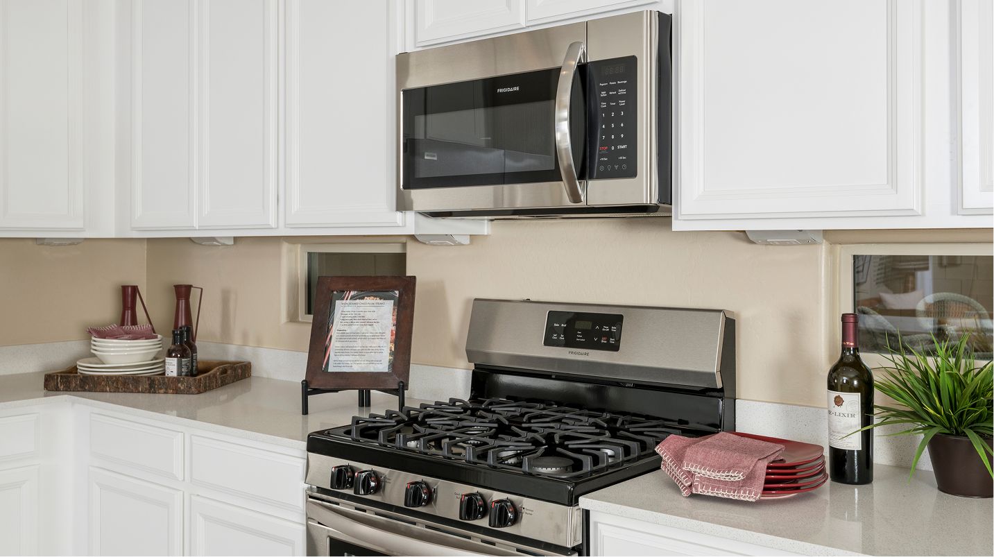 Western Enclave Discovery Barbaro Plan3570 Gas Range Microwave
