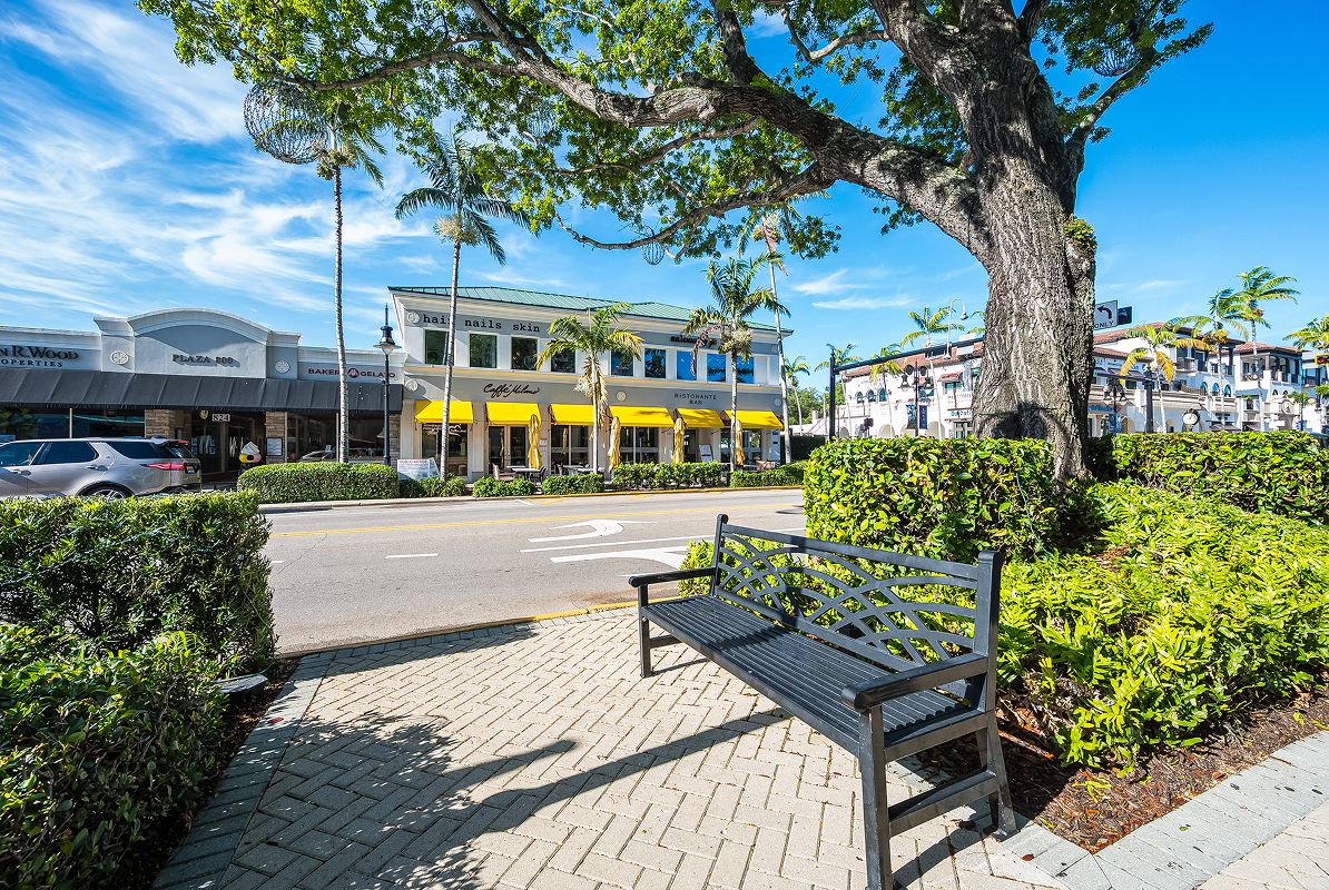 Naples Downtown Naples 04of35