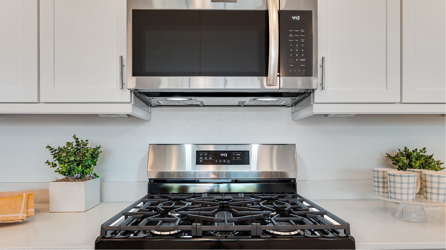 4584 Juniper Kitchen 4of6 F1 Base3