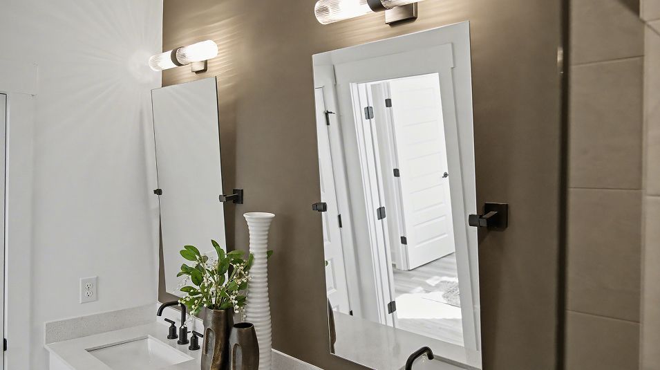City Vista Haggard Owners Bath EI Dual Mirrors