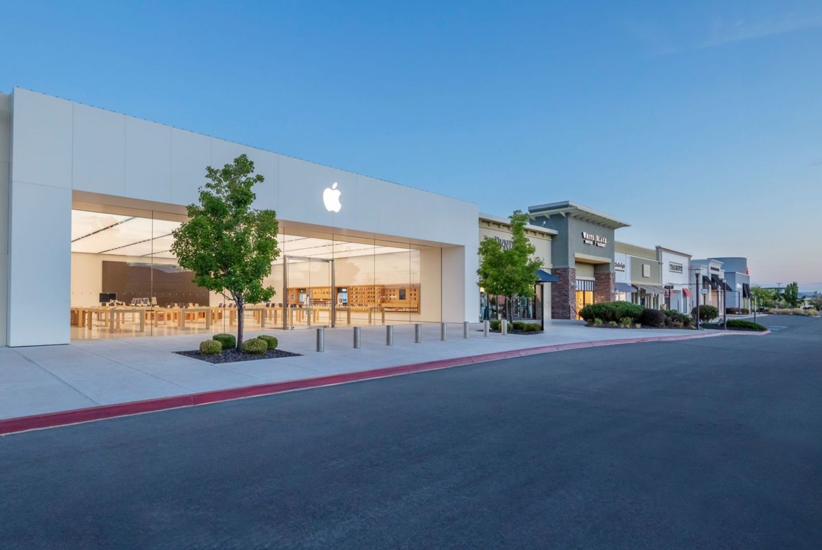 Reno Apple Store Summit Mall