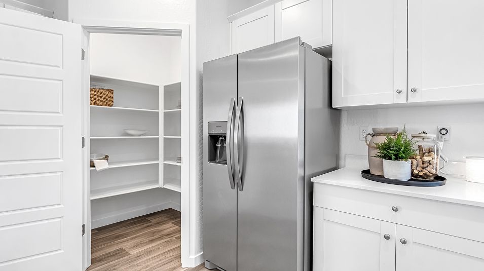 Valencia Corinthalyn EI Refrigerator