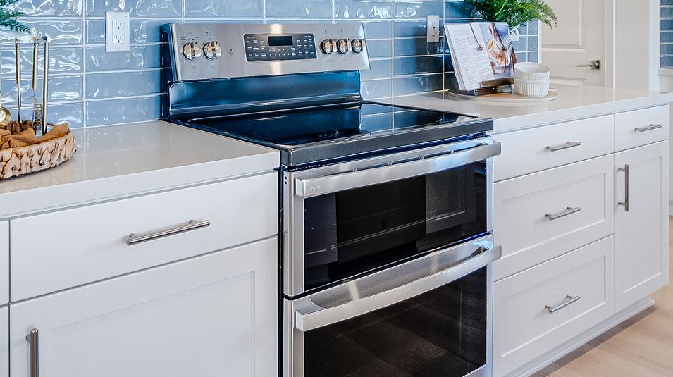 Tesoro Legado Res4 EI Electric Range Cabinets Microwave Kitchen