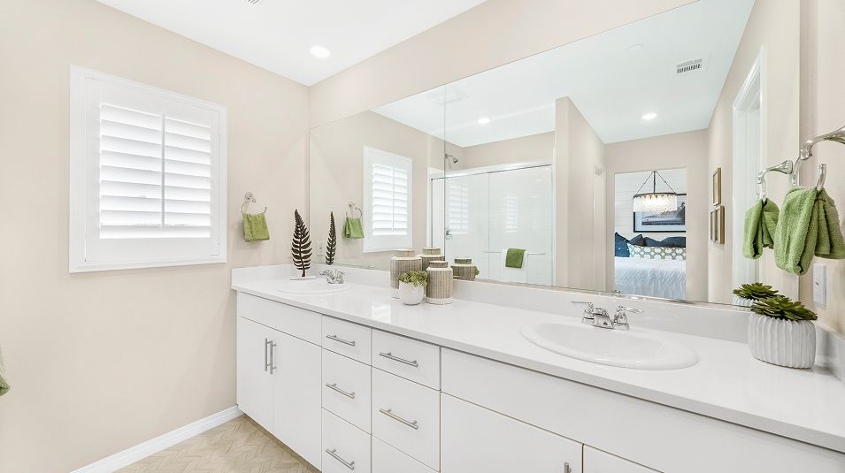 The Gardens Highgrove Town Center Res4 Owners Bath 1of3 F2