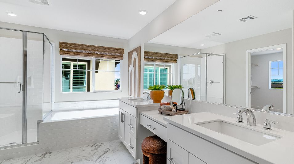 Belleza Legado Res4 Owners Bath 1of2 F2