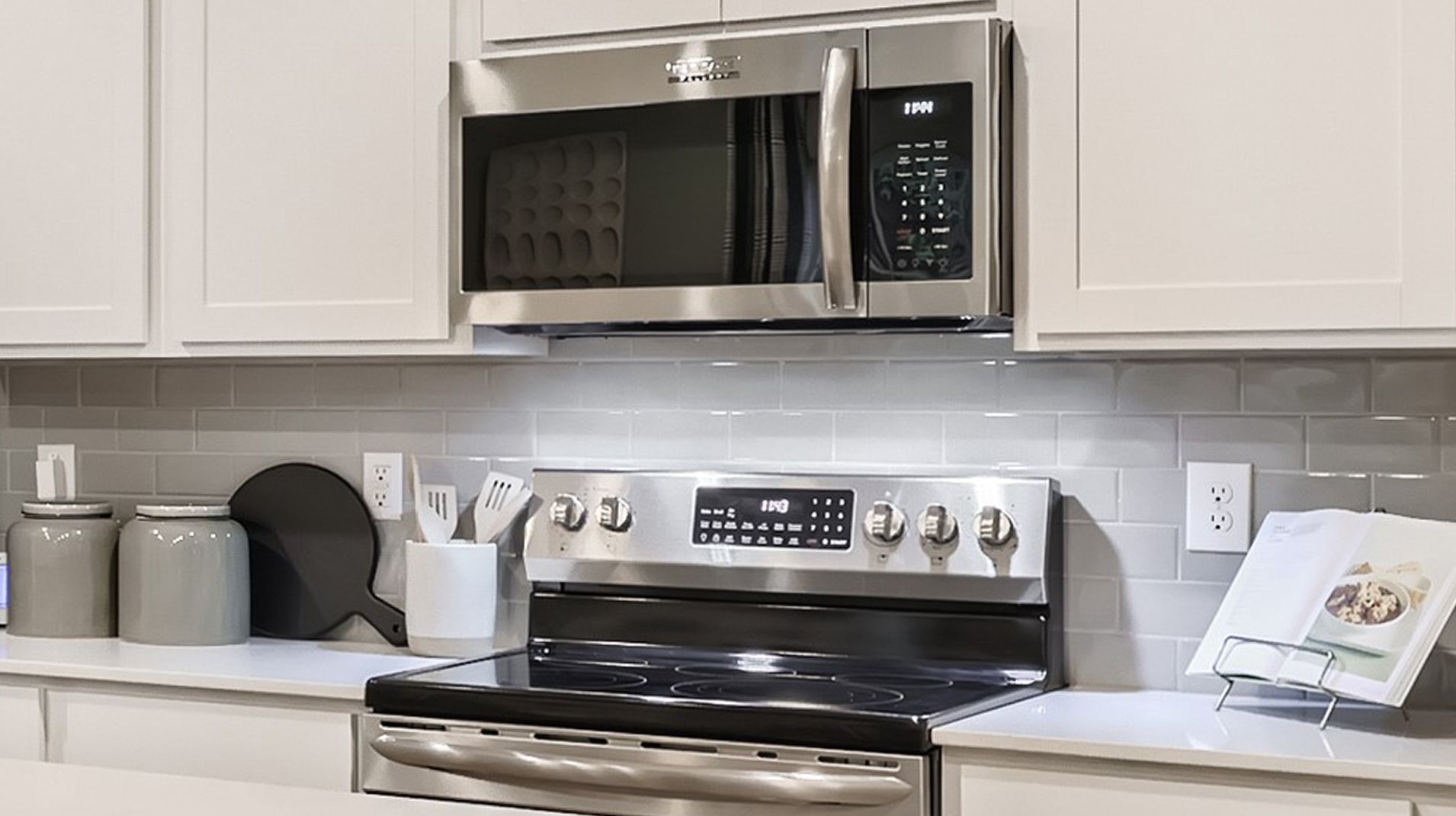 Dream Northview Ei Stainless Appliances