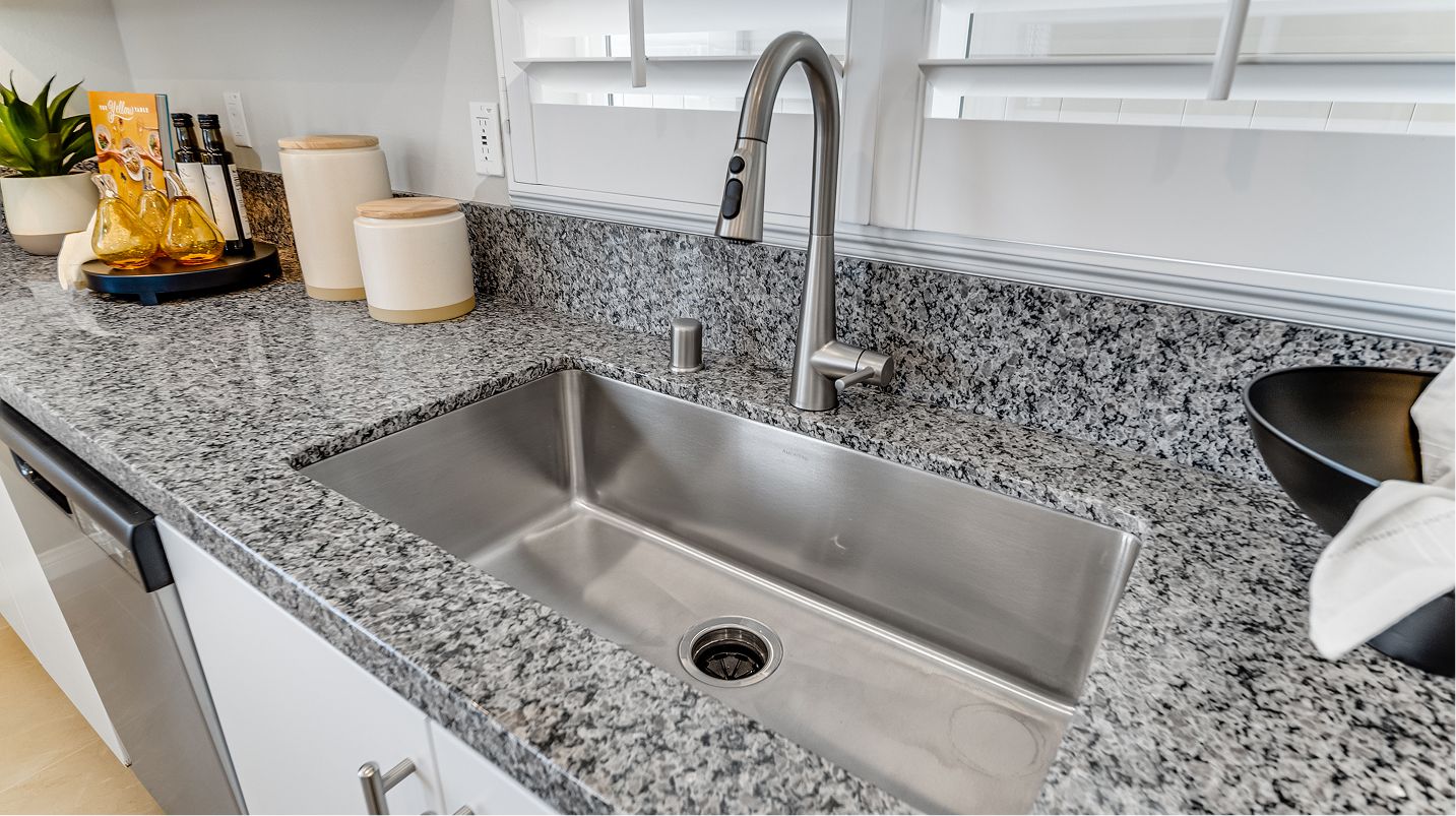 Sonrisa Legado Res3 EI Kitchen Faucet F1