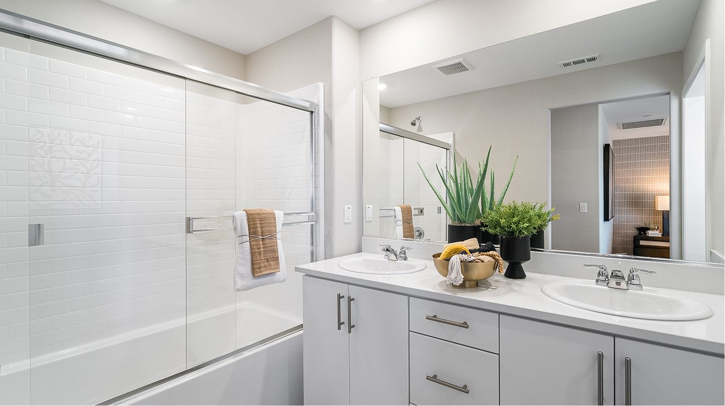 Sonrisa Legado Res3 Owners Bath 1of2 F2