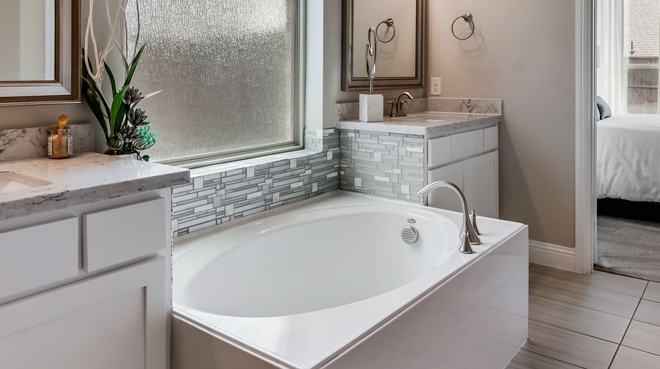 Divisional EI Owners Bathtub 1of2