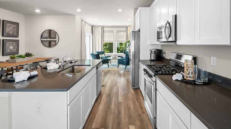 Pic EI Stylish Flooringand Upgraded Cabinetry