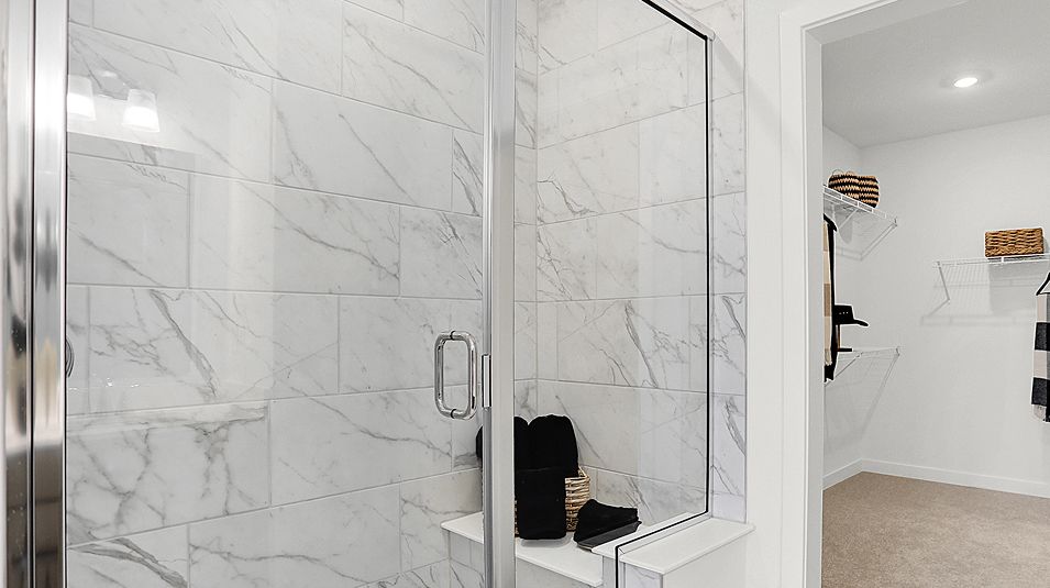 9232 Fletcher Owners Bath 2of2 F1 Base2