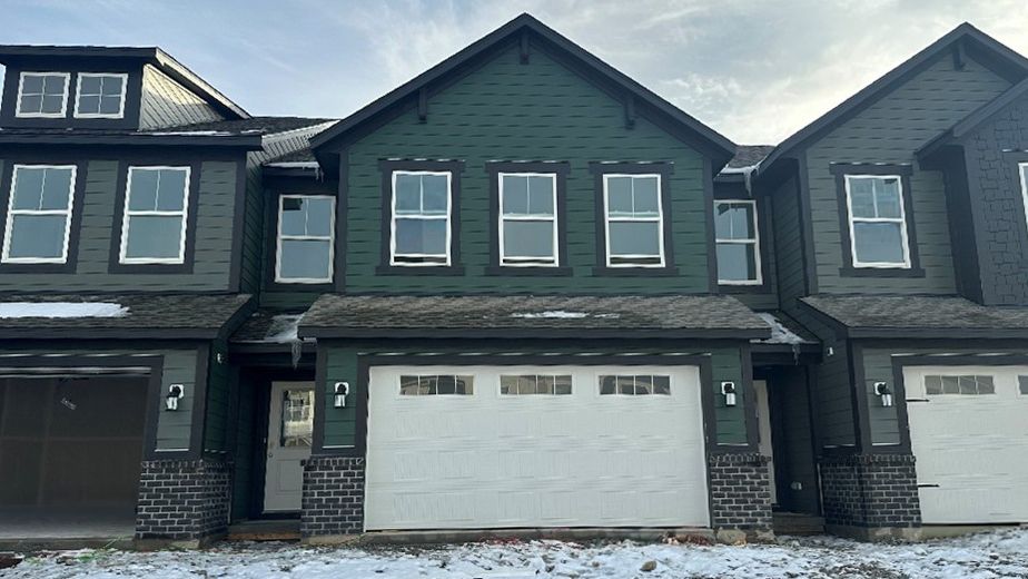 15147 Farrington Way (Roxbury)