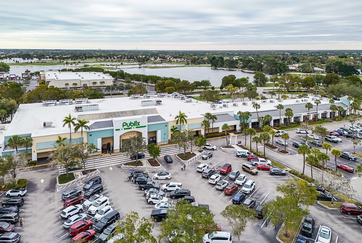 FTM Naples Freedom Square Shopping Publix