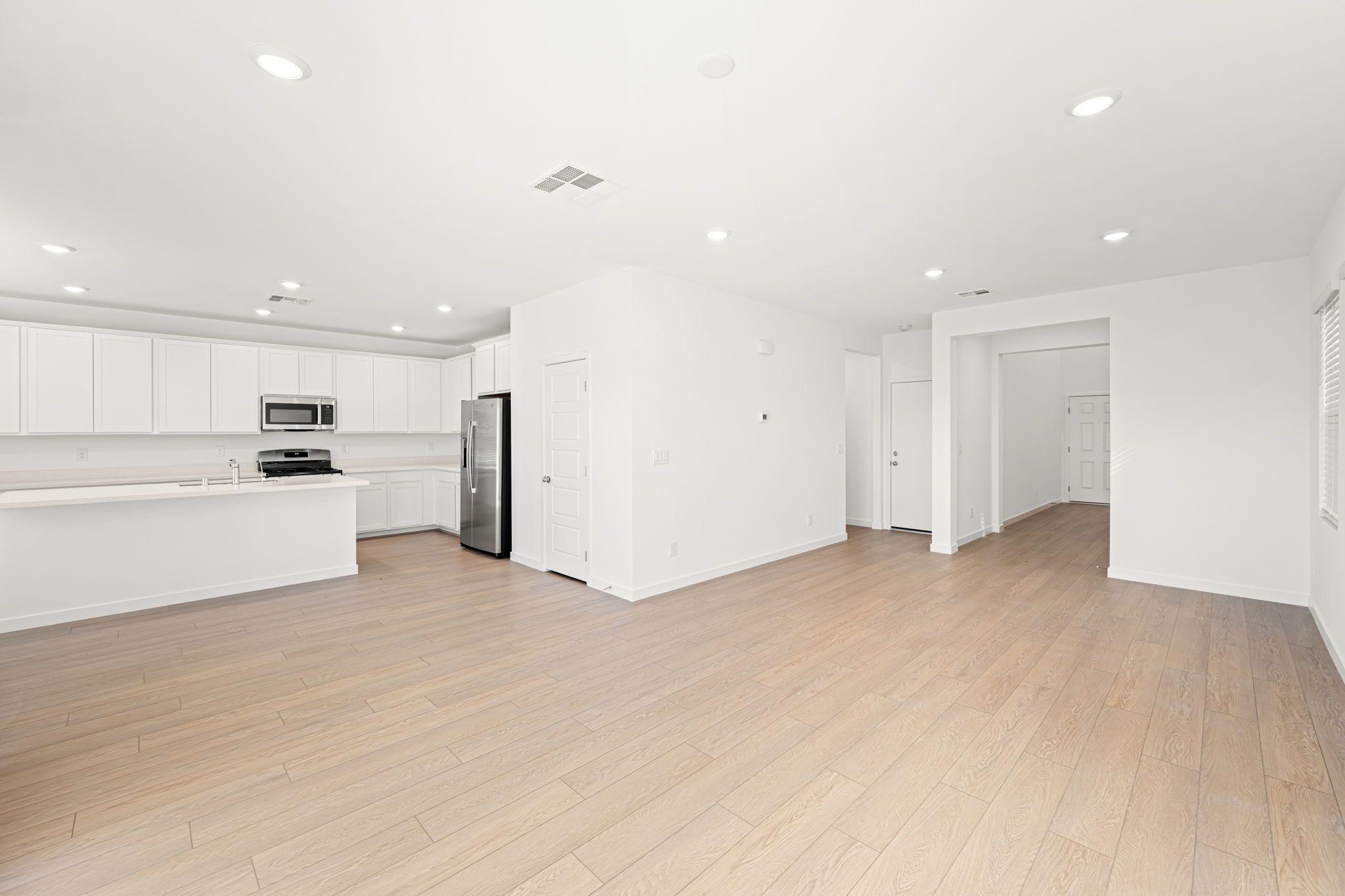 5 web or mls Lennar  8379 W  Rochelle Ave 05