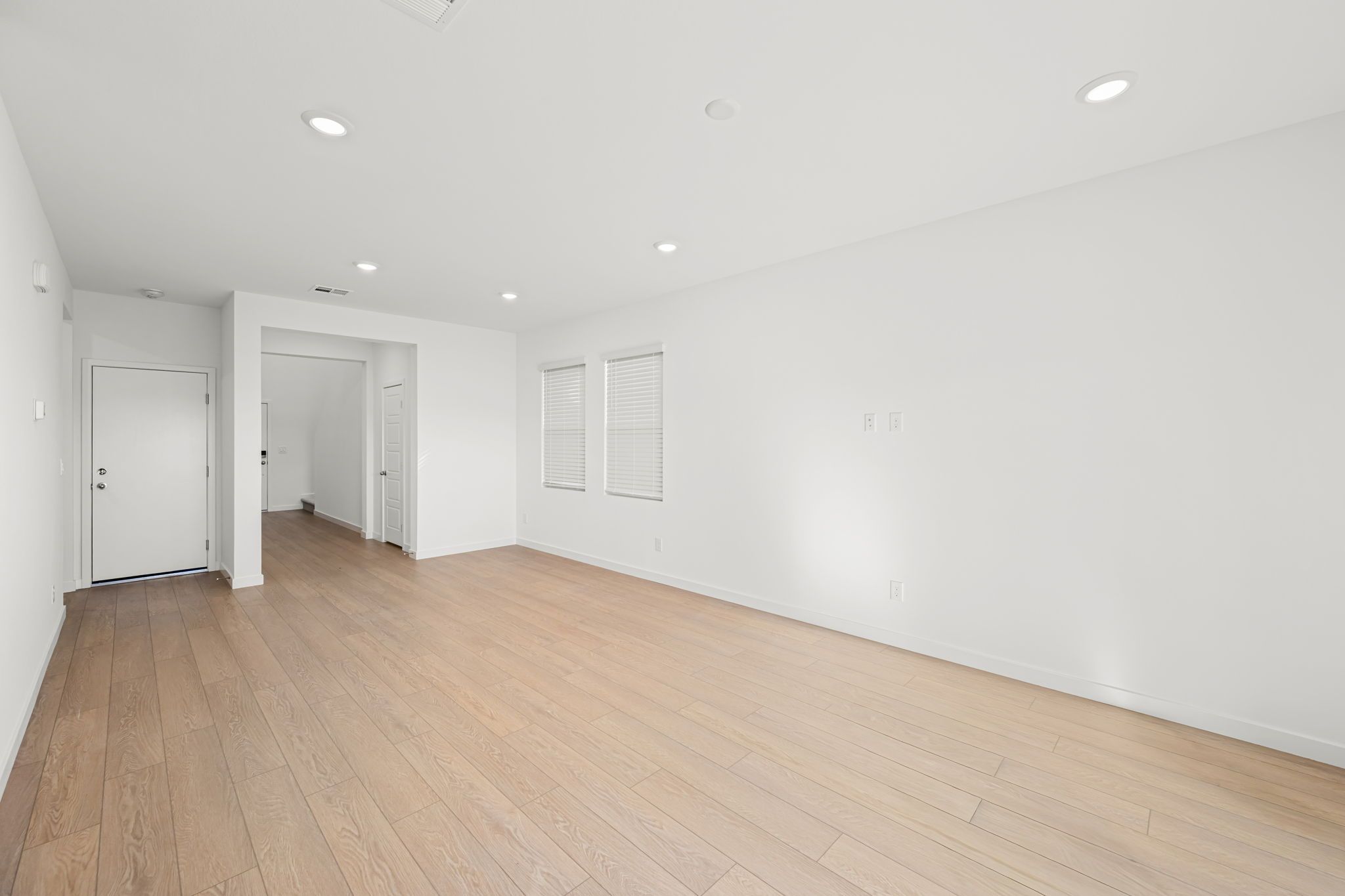 6 web or mls Lennar  8379 W  Rochelle Ave 06