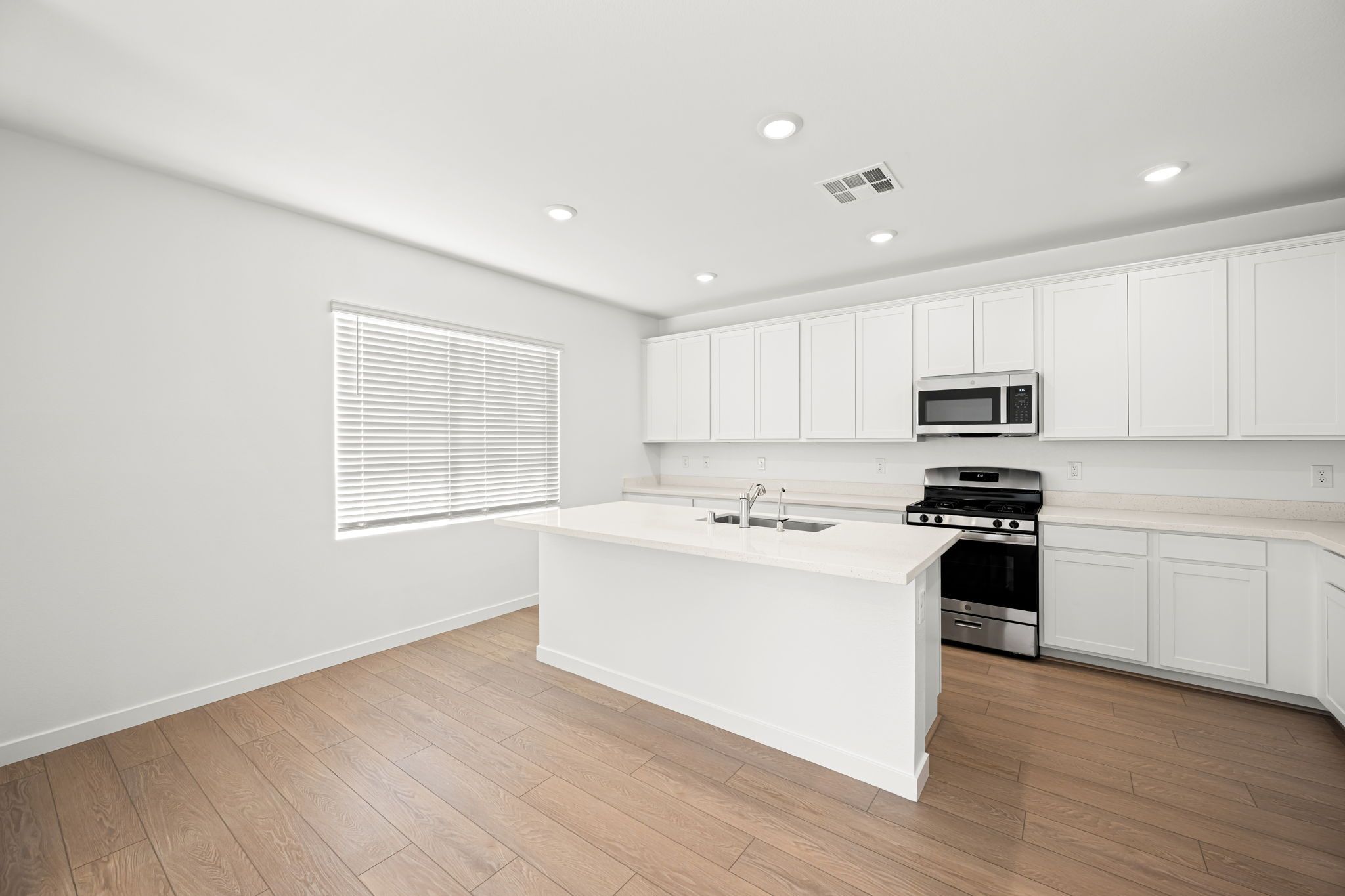 8 web or mls Lennar  8379 W  Rochelle Ave 08