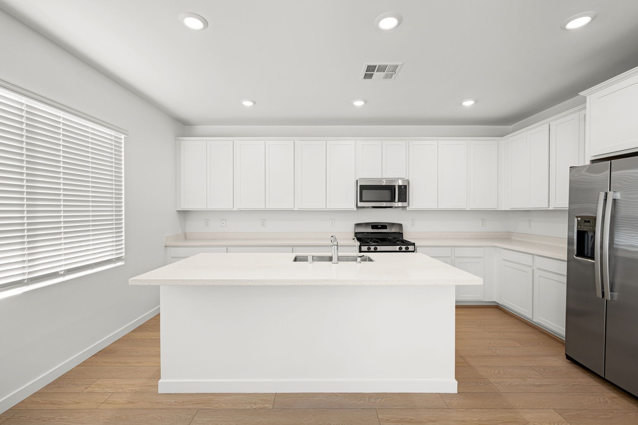 9 web or mls Lennar  8379 W  Rochelle Ave 09