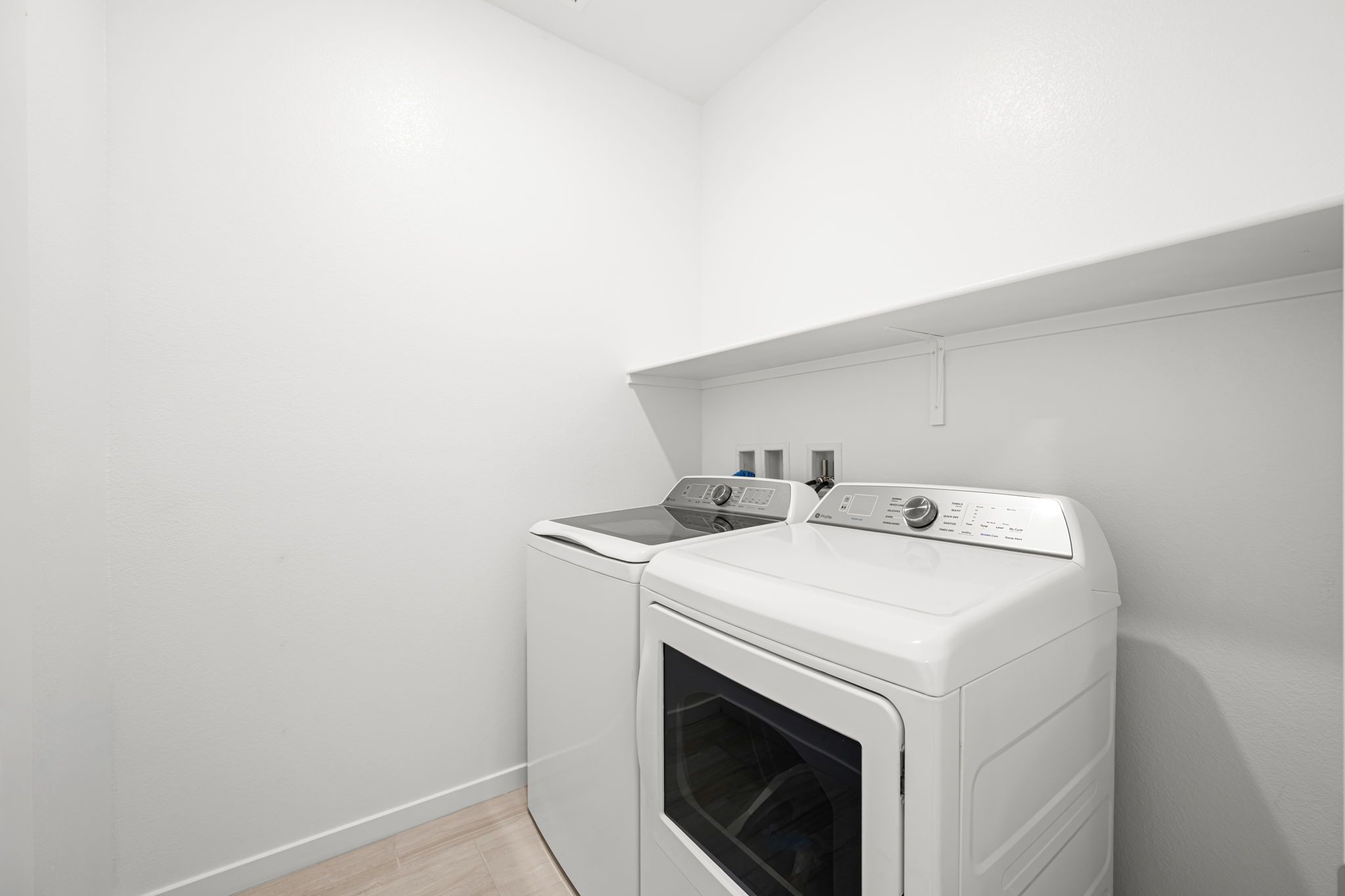 25 web or mls Lennar  8379 W  Rochelle Ave 25