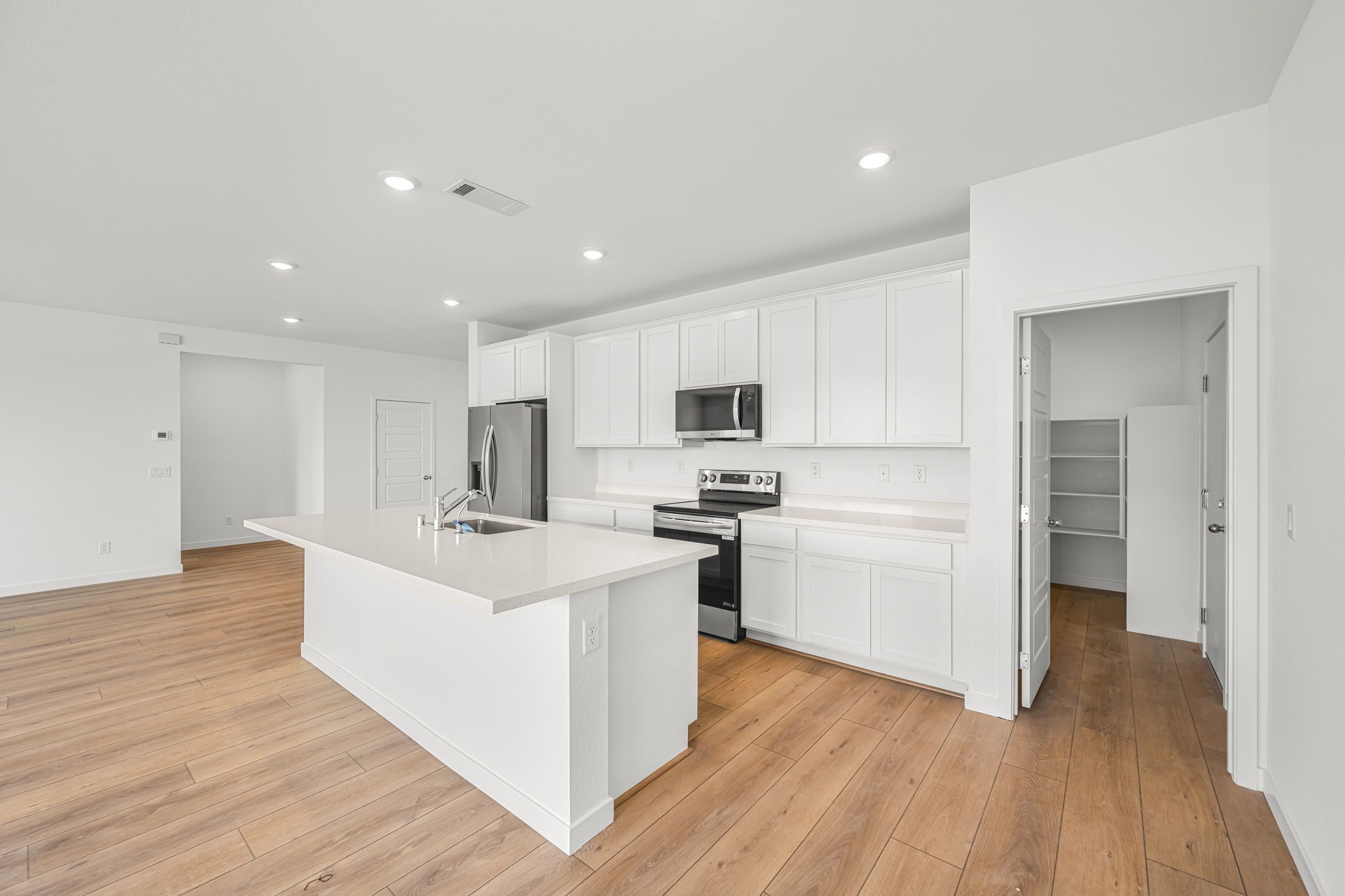 6 web or mls Lennar   287 Sam Way  06