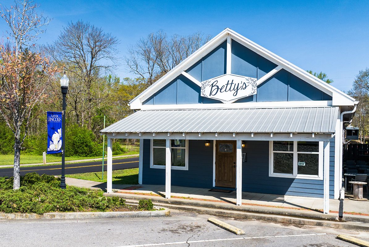 Lincoln Bettys Cafe