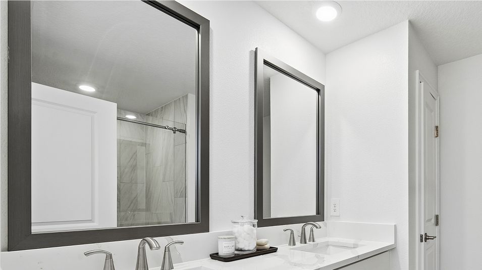 2411 Flagler Owners Bath 1of2 F3 2 17 26