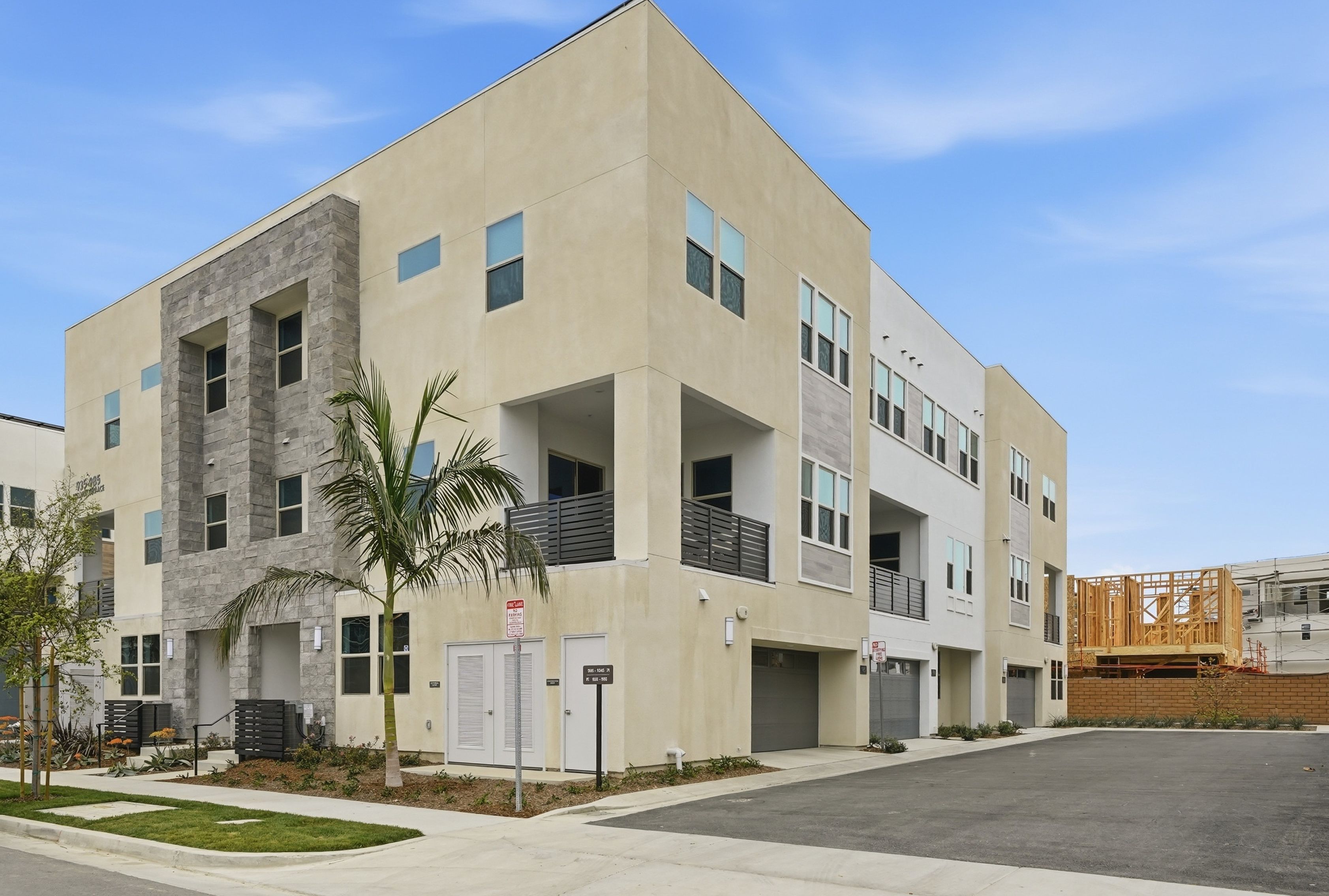 945 Walnut Terrace (Crest 3)