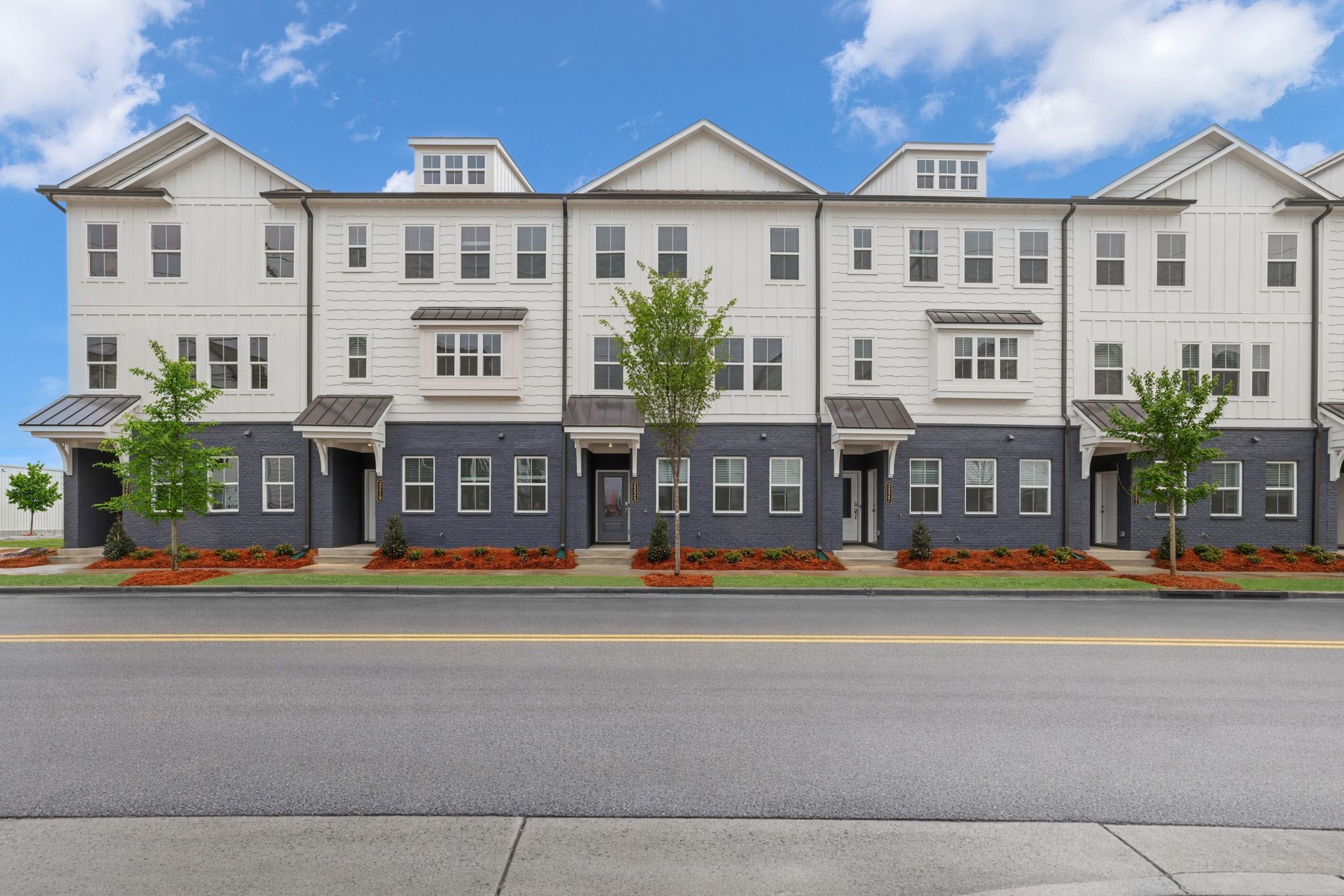 Oakwood - Borough 33 Townhomes: Chattanooga, Tennessee - Lennar
