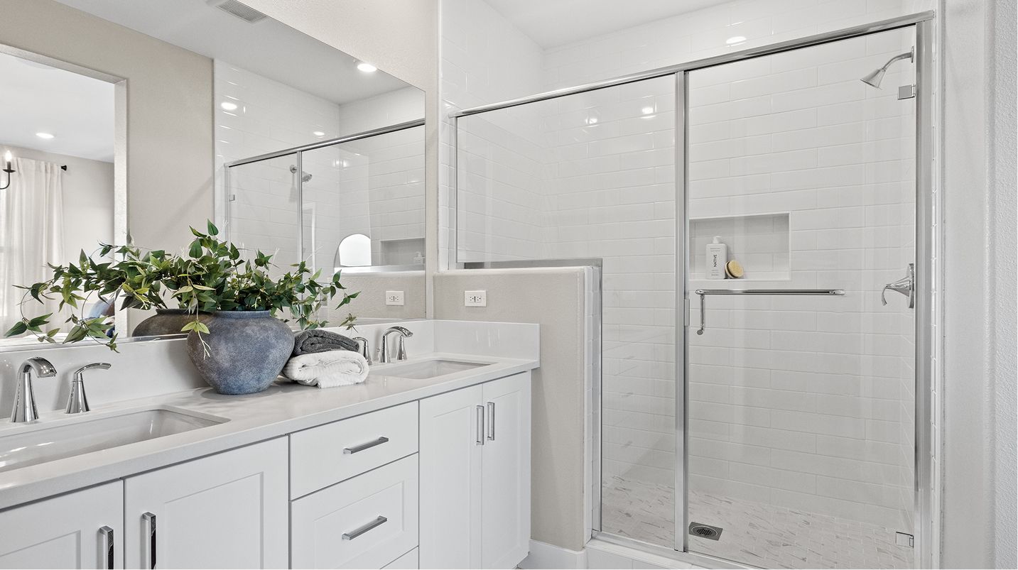 Rhea Luna Park GPN Res3 Owners Bath 2of2 F3