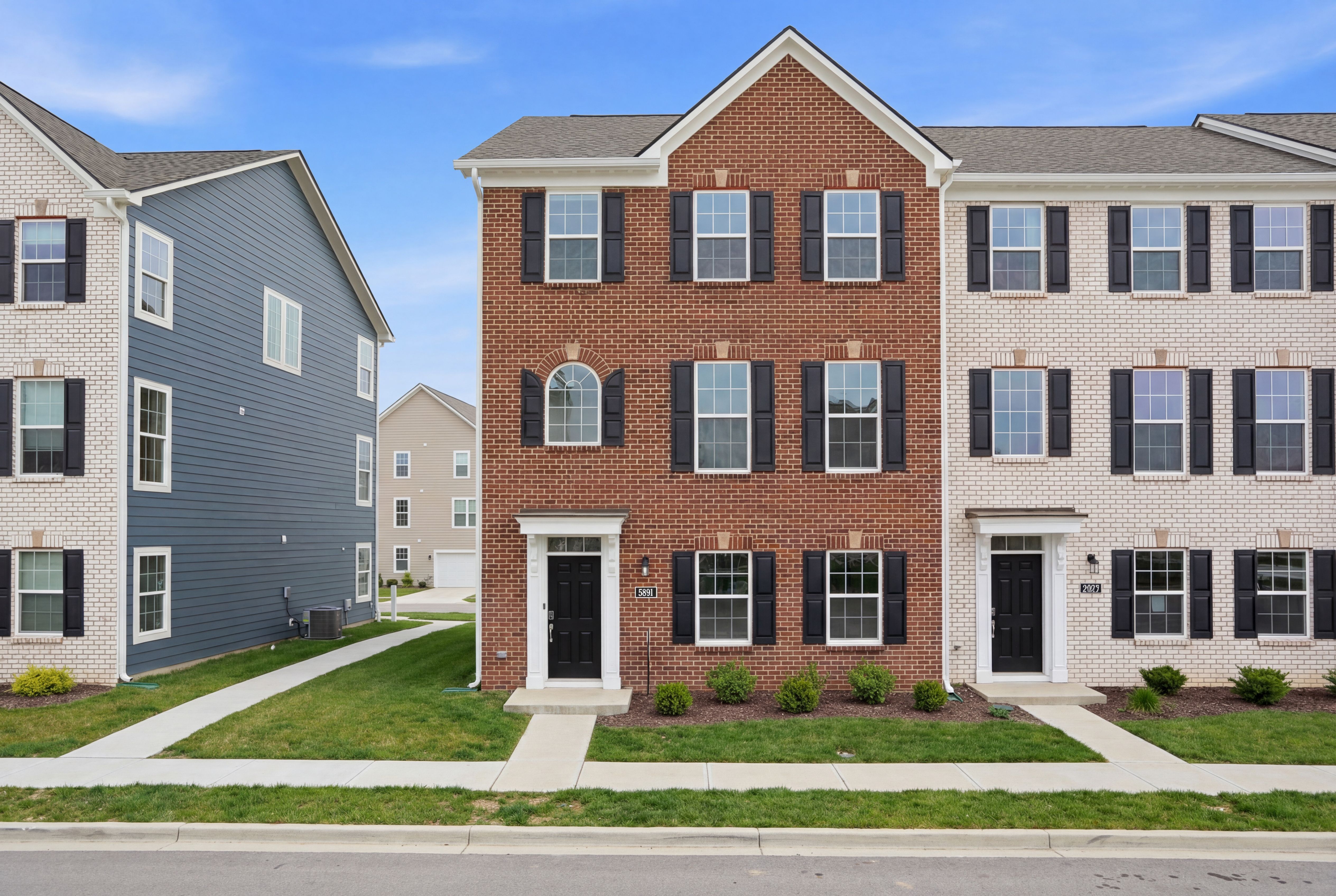 Saratoga Village - Saratoga Village Rearload por Lennar en Indianapolis Indiana