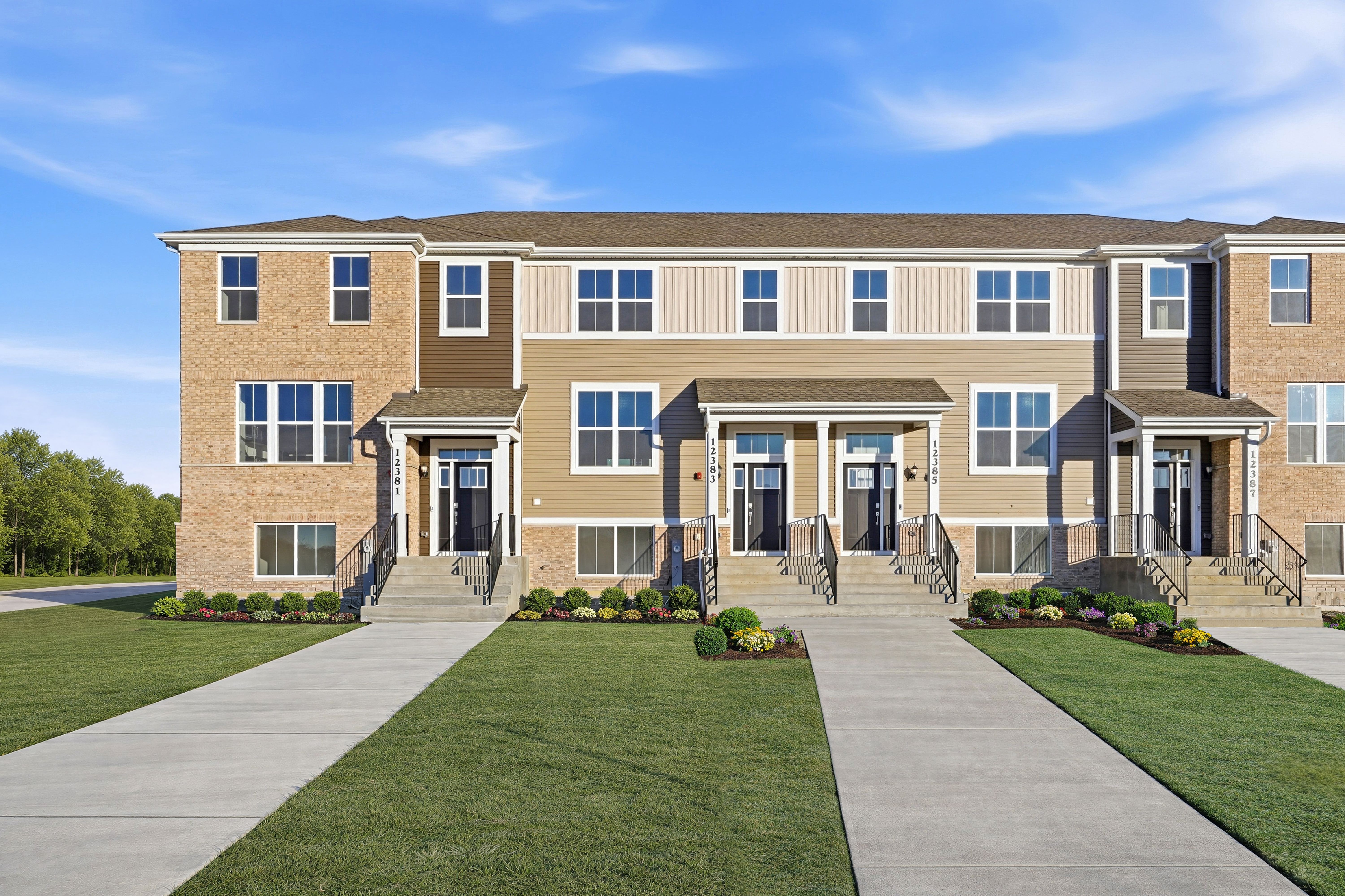 Amherst - Regency Square - Urban Townhomes: Huntley, Illinois - Lennar