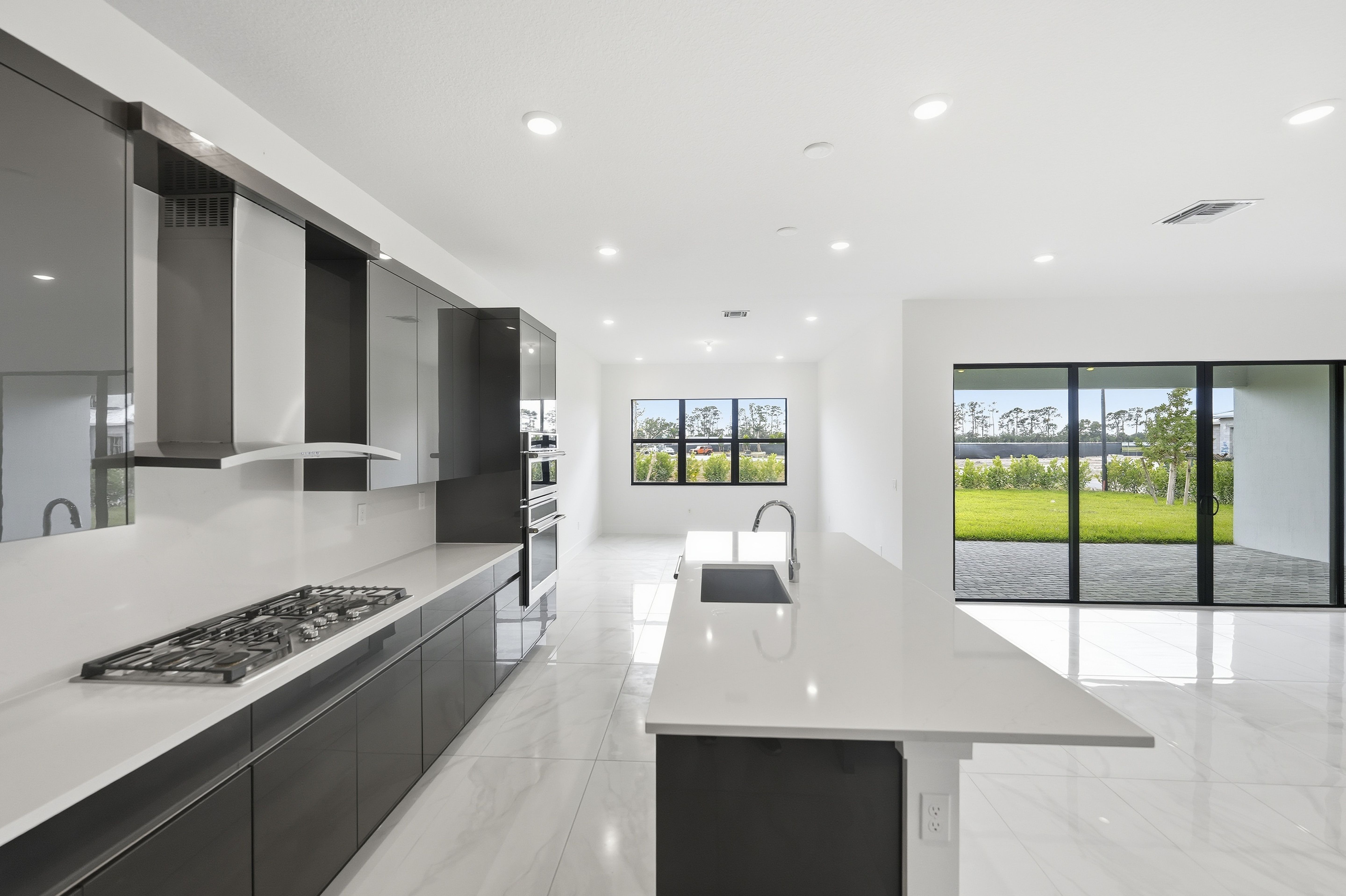 Whitmore Estates Versailles QMI H S124 Kitchen 4of4 F1