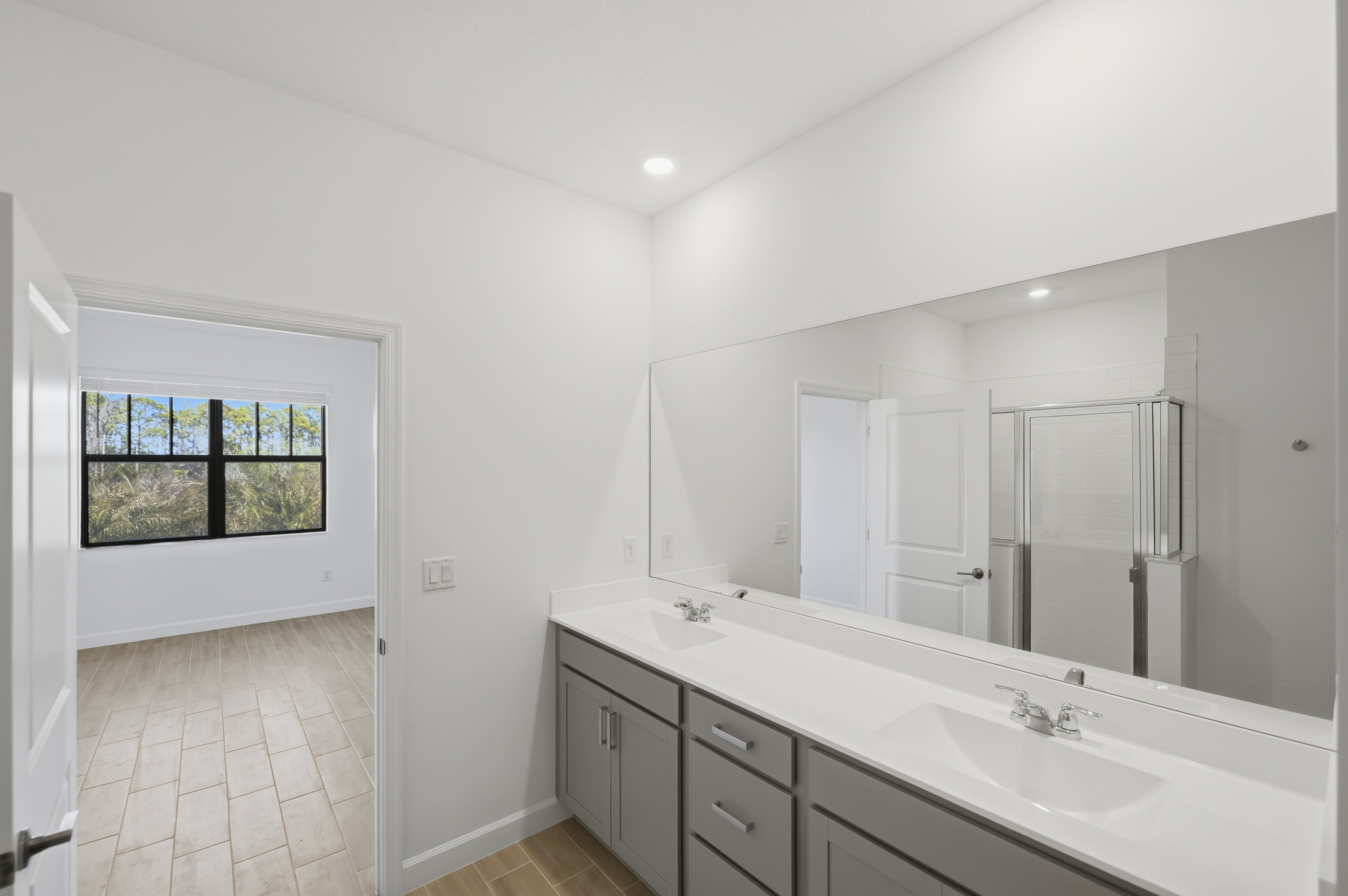Twin Homes Glynlea Country Club Azalea QMI H S19 Owners Bath 3of3 F1