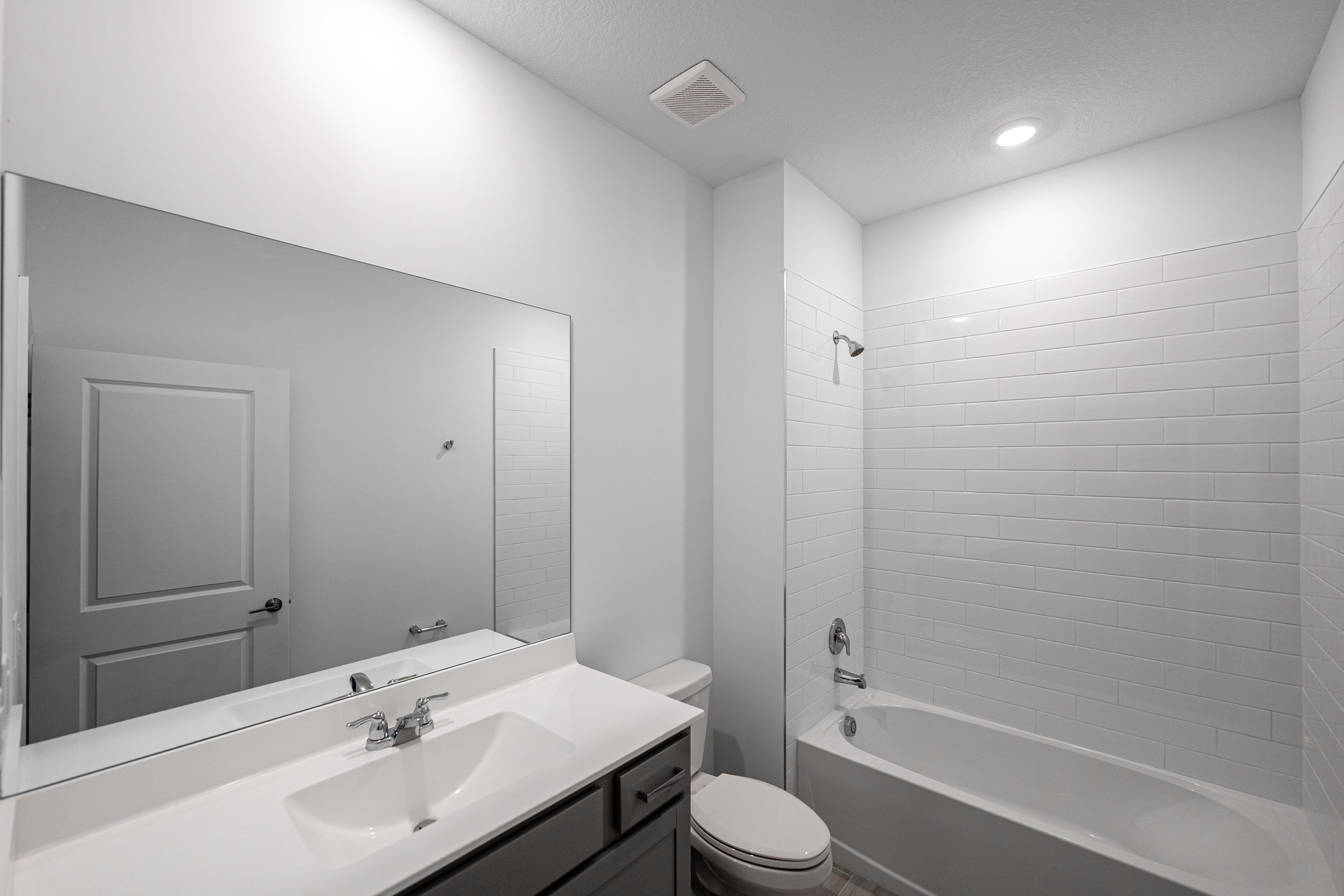 Twin Homes Glynlea Country Club Azalea QMI H S19 Bath2 2of2 F1