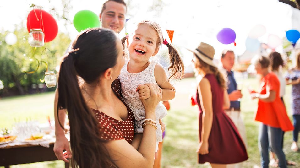 Pic Family Celebration Gardent Party Adobe Stock 217705355 030926