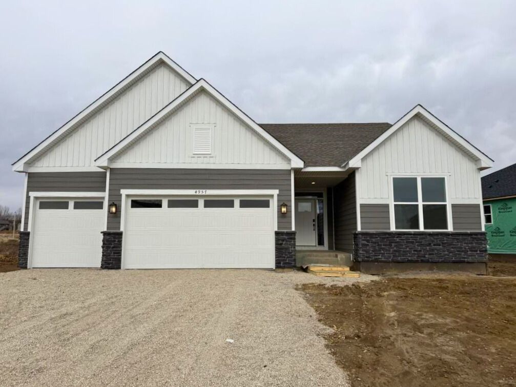 Clearwater - Ponds of Highland Hills - Landmark Collection: Rochester, Minnesota - Lennar