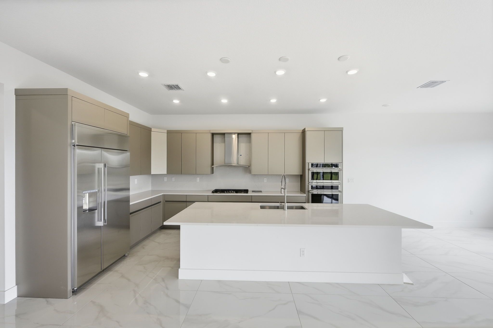 Whitmore Estates Versailles Kitchen 1of6 F1