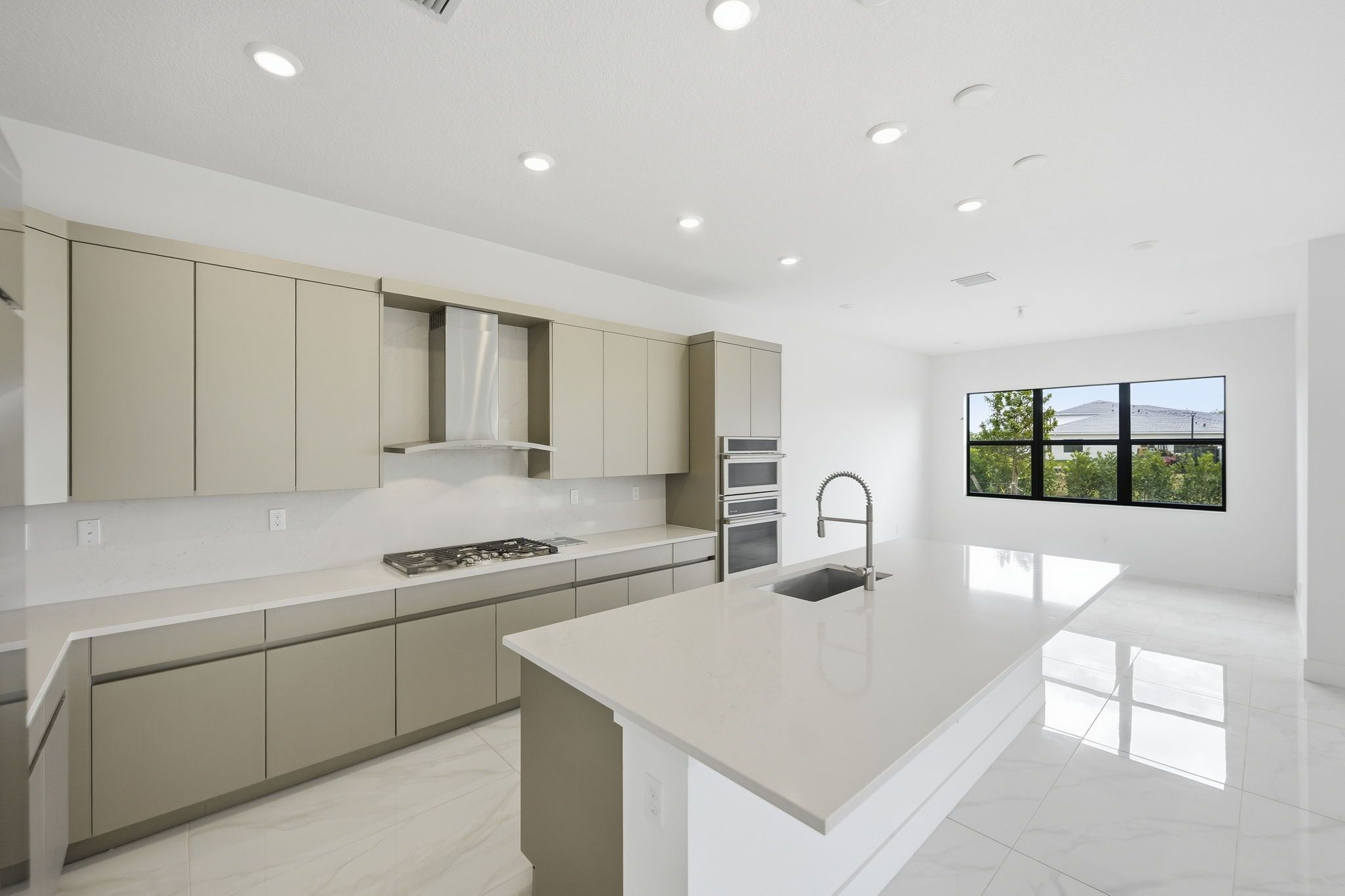 Whitmore Estates Versailles Kitchen 5of6 F1
