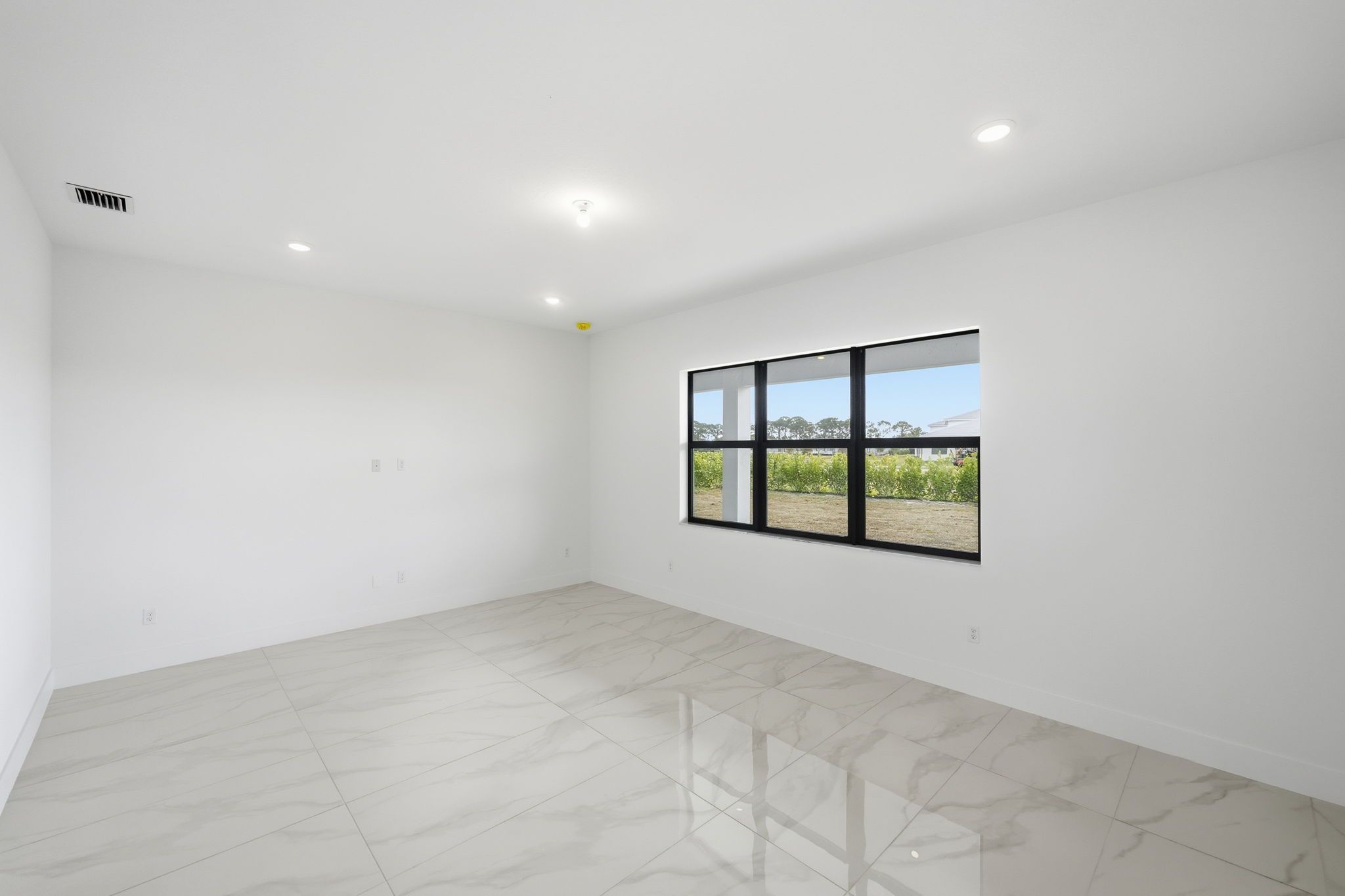 Whitmore Estates Versailles QMI H S123 Owner Suite 2of2 F1