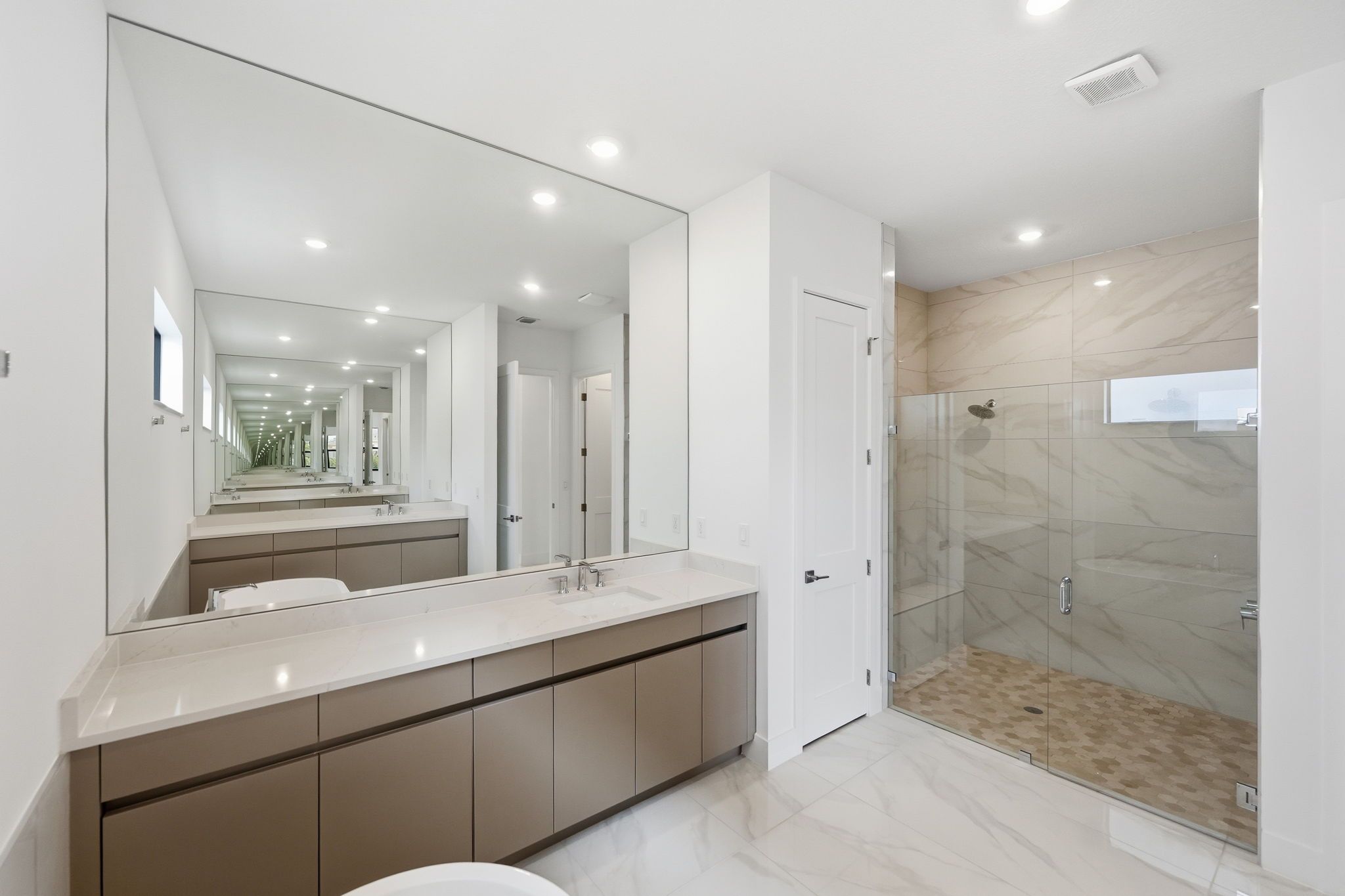 Whitmore Estates Versailles Owner Suite 4of5 F1