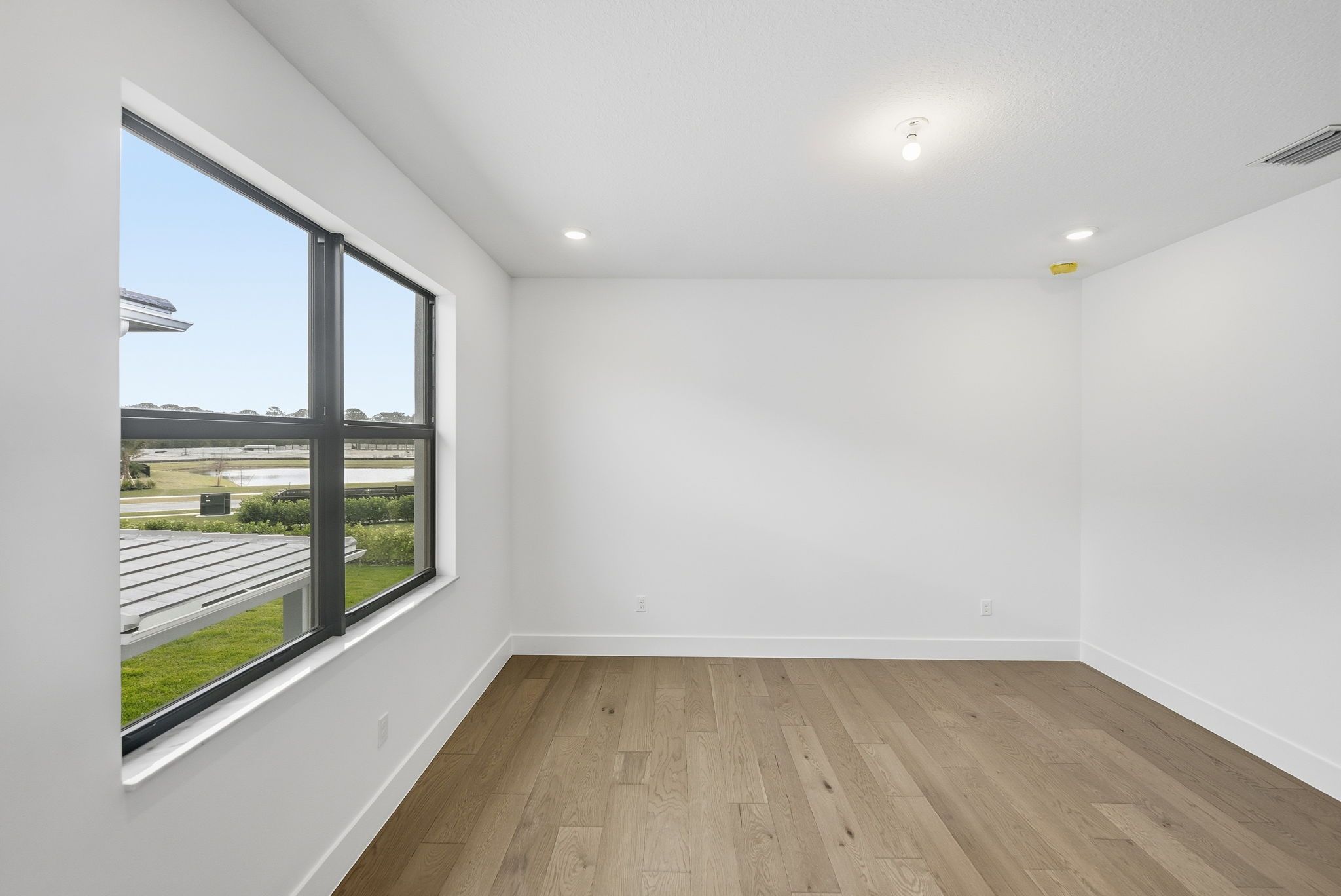 Whitmore Estates Versailles Bed5 F2
